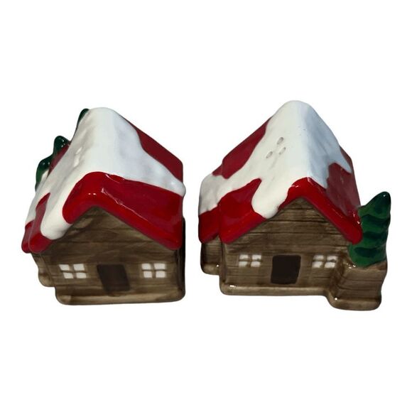Dolly Parton Ceramic Christmas Cabin Salt And Pepper Shakers Farmhouse - Picture 4 of 5